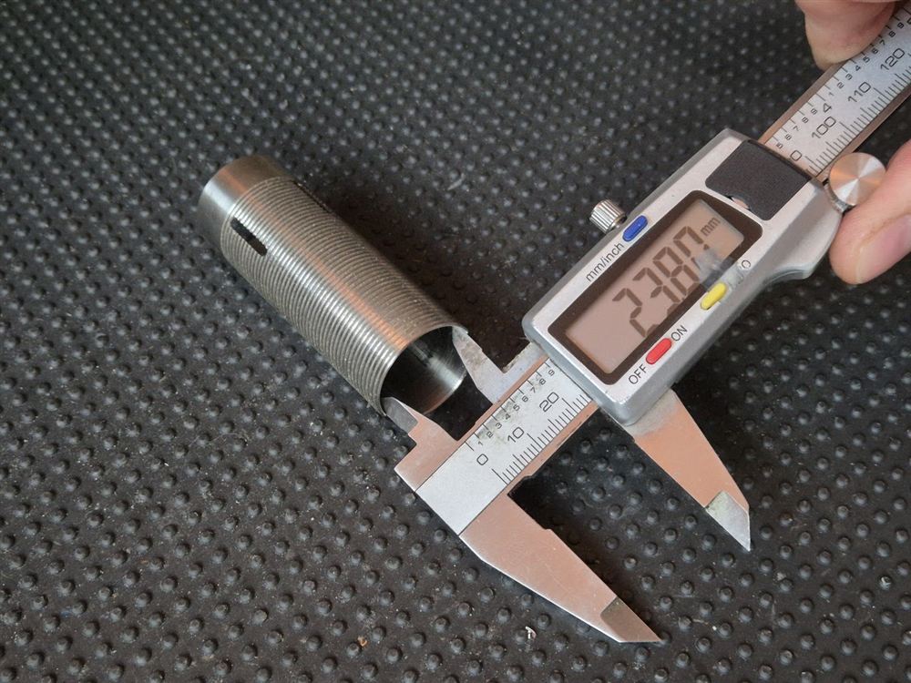Misurazione del diametro interno del cilindro con il calibro: 23.80 mm